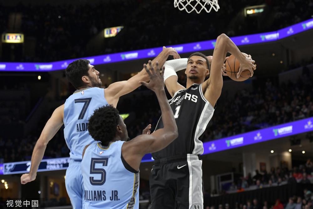 在接受采访 在接受采访